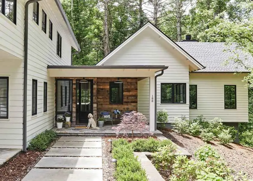 Desain Rumah Sederhana dengan Teras Mini yang Fungsional